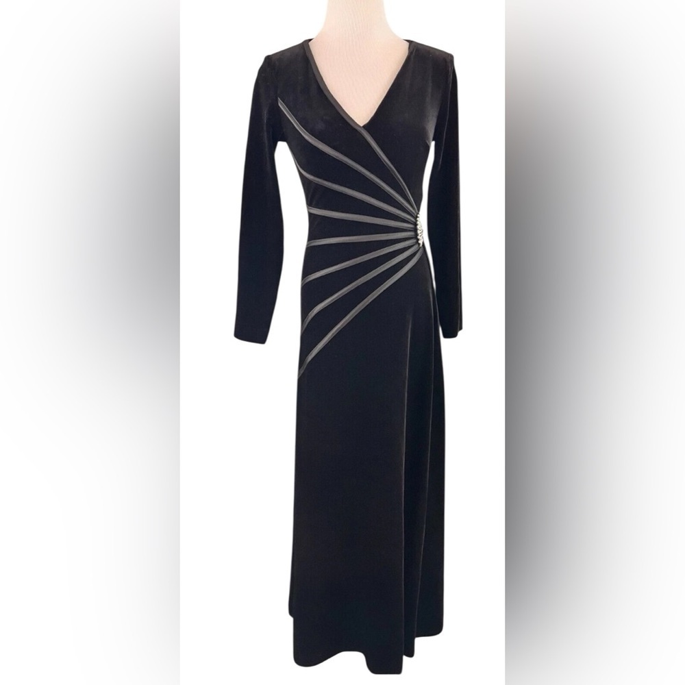 Tadashi Elegant Black velvet Evening Dress size S
